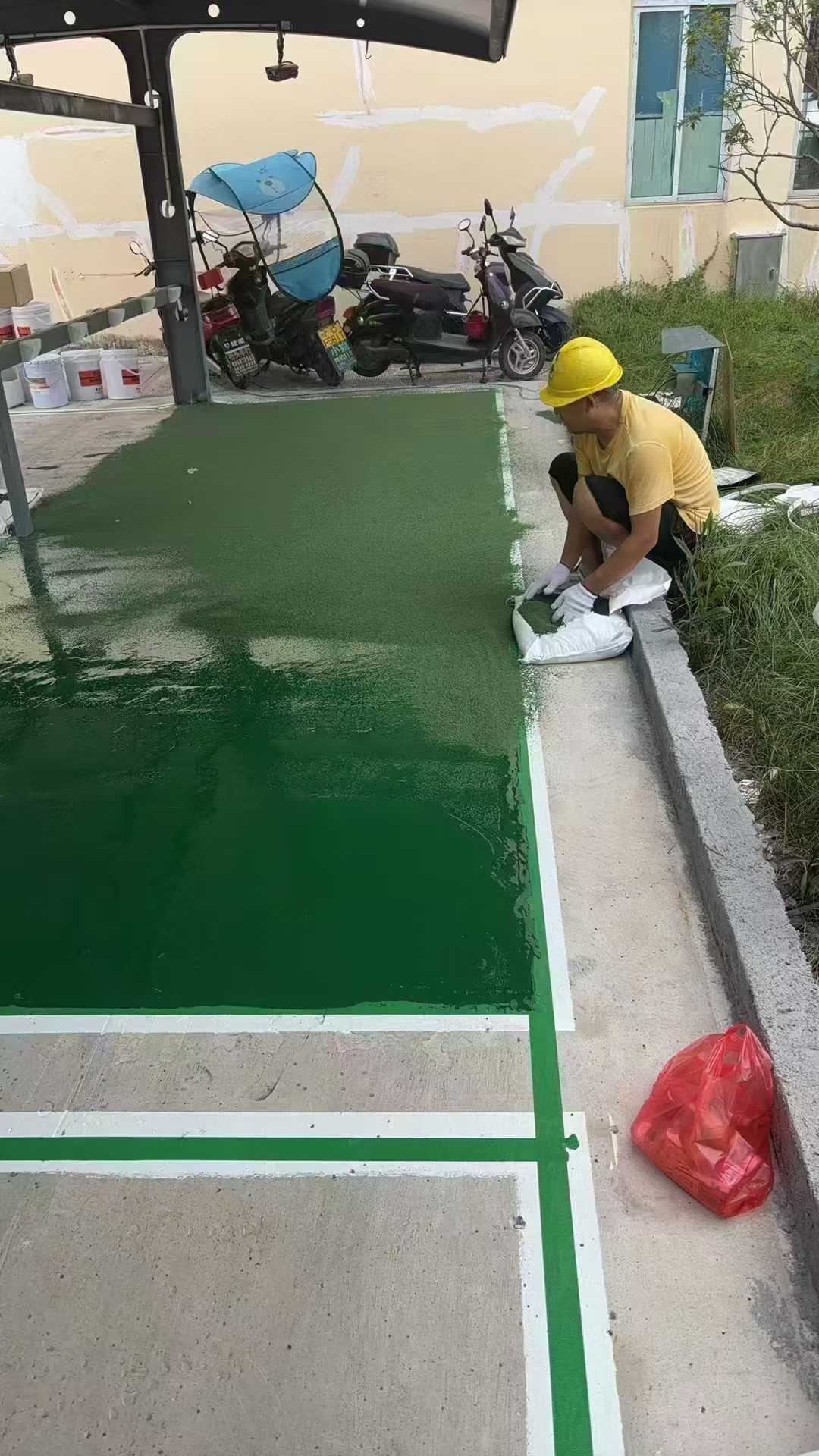 彩色陶瓷顆粒防滑路面膠的應(yīng)用