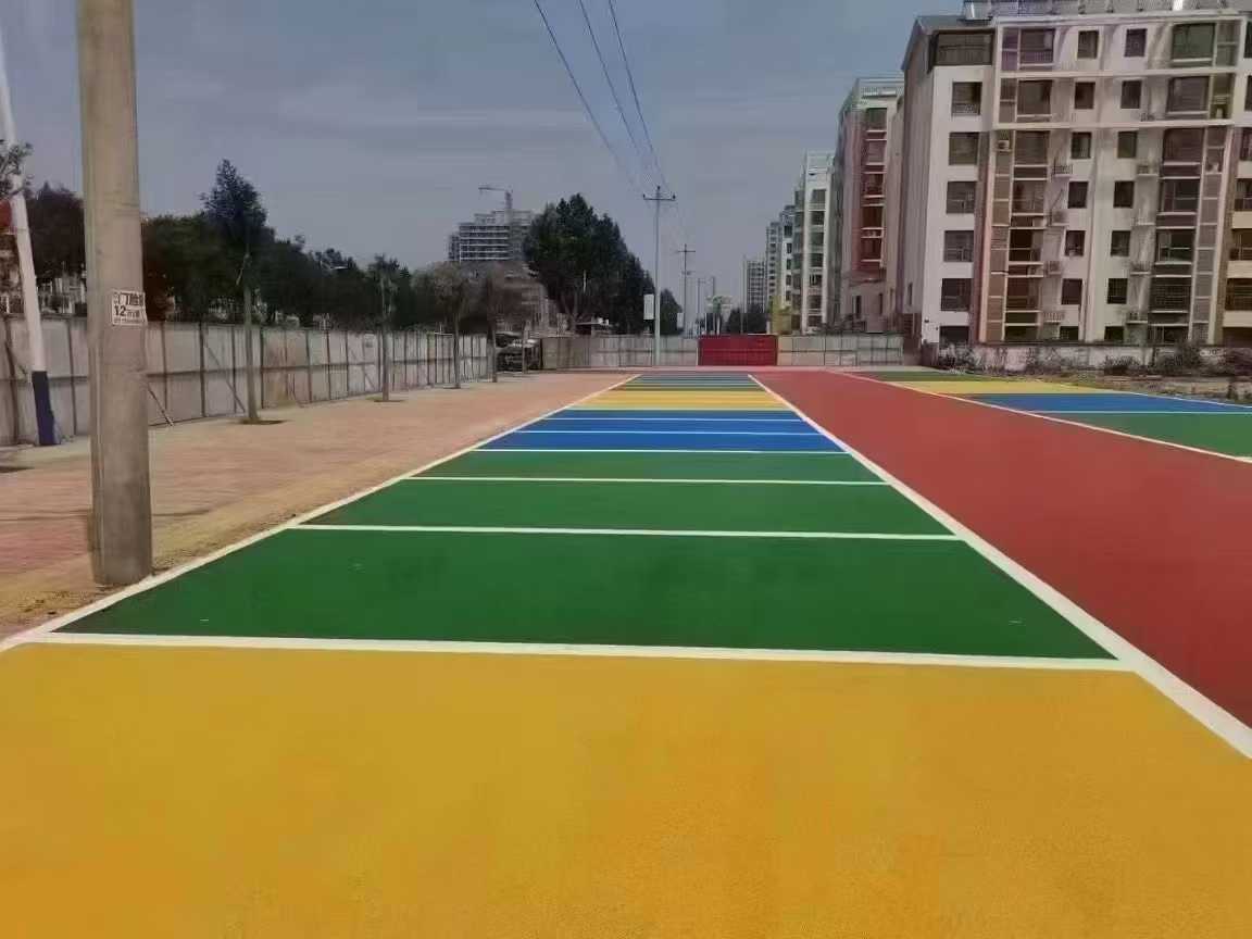彩色透水混凝土校園應(yīng)用案例2.jpg